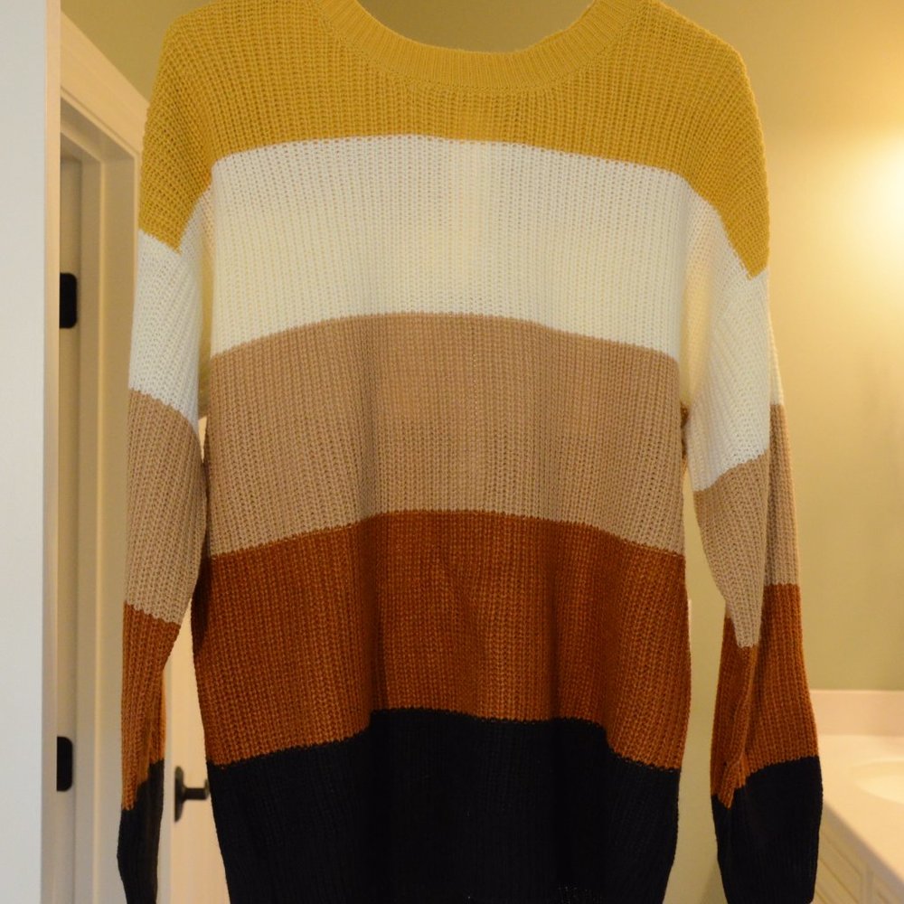 Full Circle Trends Sweater Yellow White Tan Brown Black